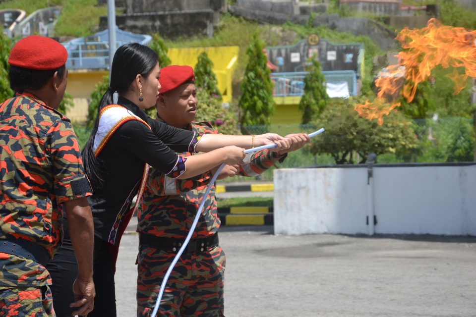 UNDUK NGADAU, IKON TEMAN PILI BOMBA SABAH  Laman Web MKN