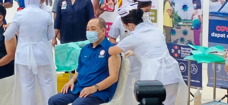 KETUA MENTERI SABAH TERIMA SUNTIKAN VAKSIN C19 - Laman Web MKN