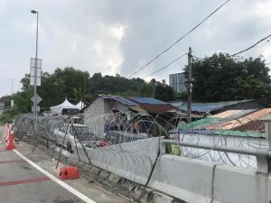 Dalam jalan kubur pantai Enough food