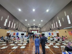 Ismail dr potong tun gelang dewan Kelab Angklung